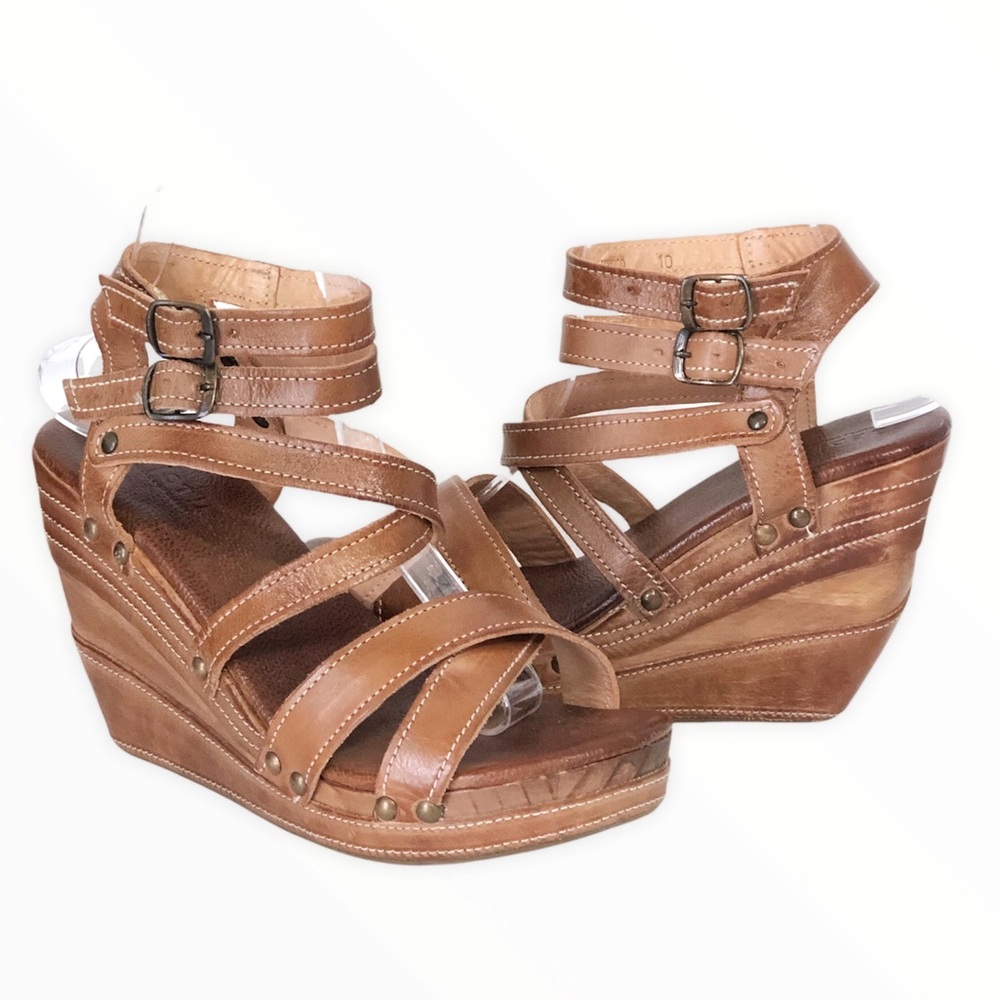 Bedstu Juliana Wedge Strappy Sandals Tan Rustic 10